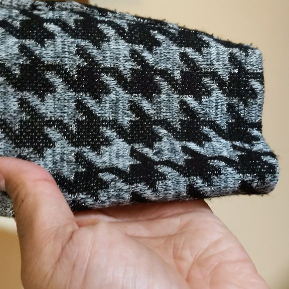 Kasper| Black and Silver Shimmering Houndstooth Cardigan Acrylic Blend - Picture 3 of 13